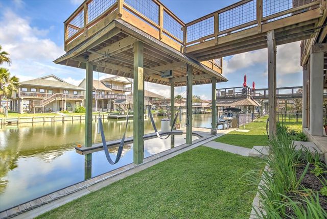 604 Warsaw Street, Bayou Vista, TX 77563