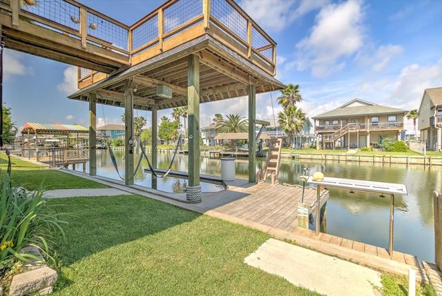 604 Warsaw Street, Bayou Vista, TX 77563