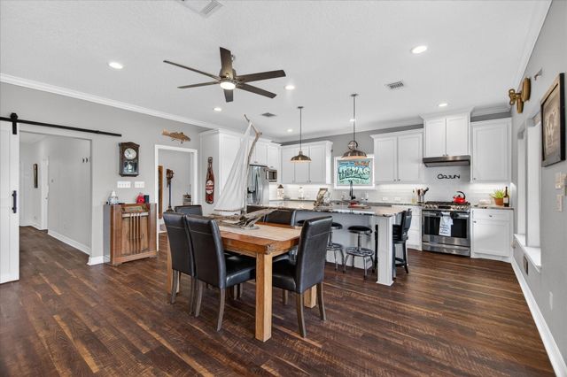 604 Warsaw Street, Bayou Vista, TX 77563