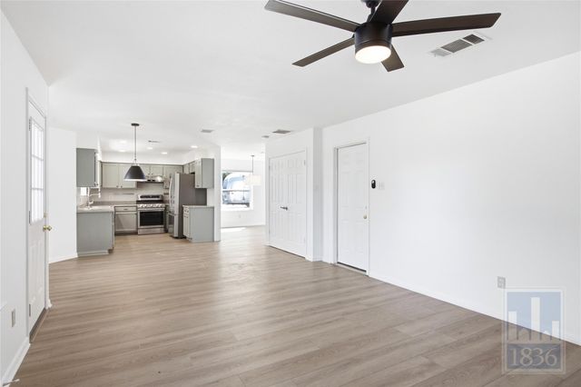 4200 Cortina DR, Austin, TX 78749