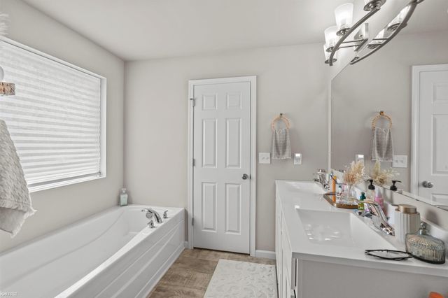 341 Golfside Drive, Lapeer, MI 48446
