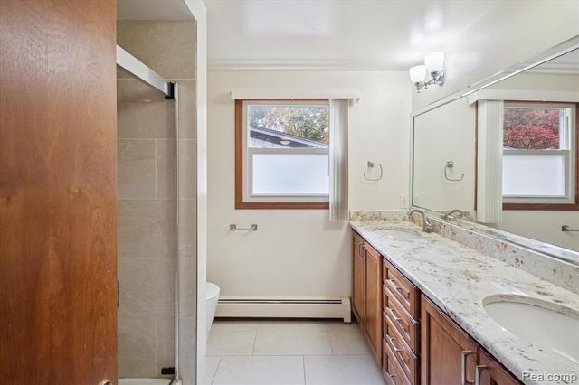 21473 Lundy Drive, Farmington Hills, MI 48336