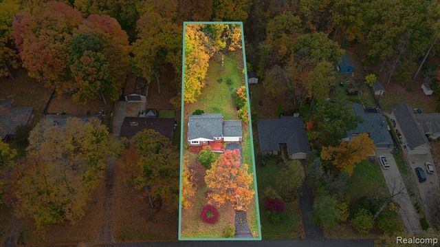 21473 Lundy Drive, Farmington Hills, MI 48336