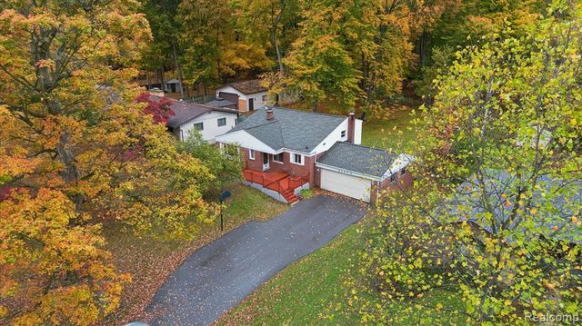 21473 Lundy Drive, Farmington Hills, MI 48336