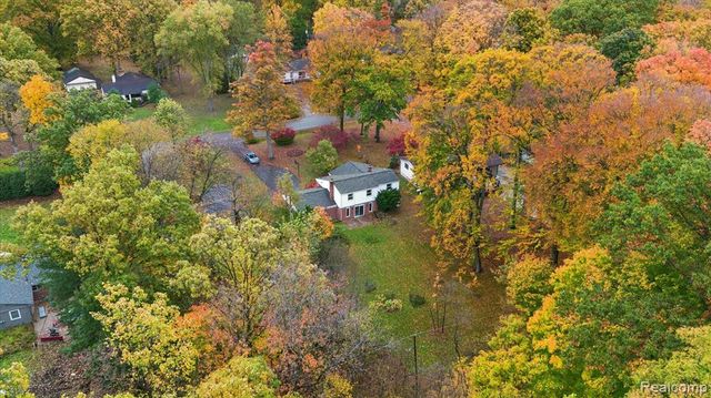 21473 Lundy Drive, Farmington Hills, MI 48336