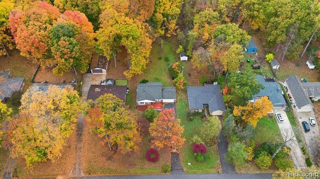 21473 Lundy Drive, Farmington Hills, MI 48336