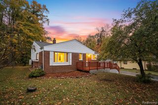 21473 Lundy Drive, Farmington Hills, MI 48336