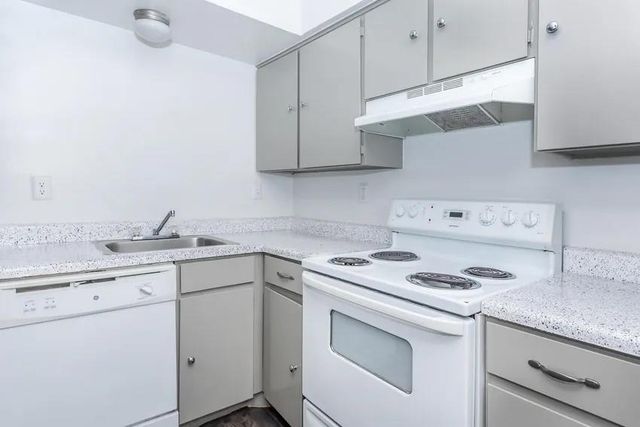 4400 Memorial Drive 13-2086, Houston, TX 77007