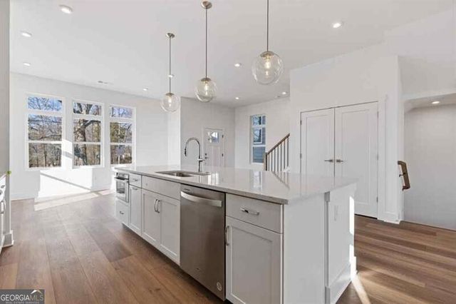 491 Hammons Way, Atlanta, GA 30315