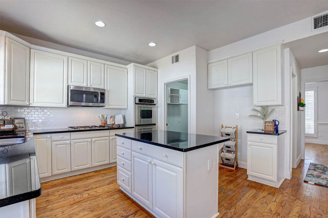 4863 Union Lake Drive, Fort Worth, TX 76137