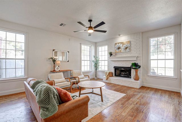 4863 Union Lake Drive, Fort Worth, TX 76137