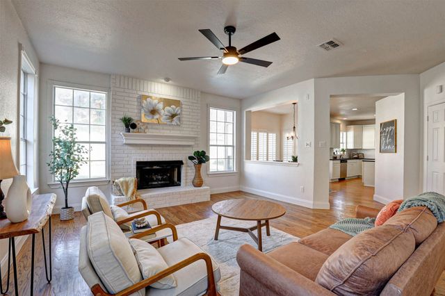 4863 Union Lake Drive, Fort Worth, TX 76137