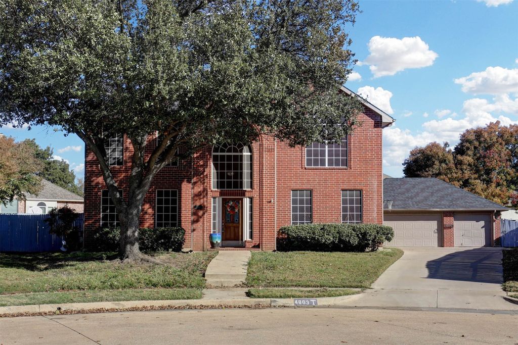 4863 Union Lake Drive, Fort Worth, TX 76137