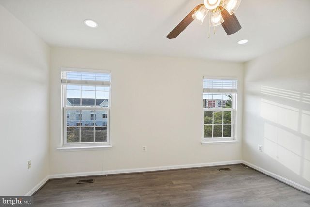 211 GOLDEN LARCH TER NE, Leesburg, VA 20176