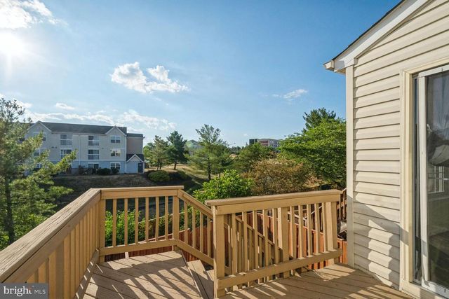 211 GOLDEN LARCH TER NE, Leesburg, VA 20176