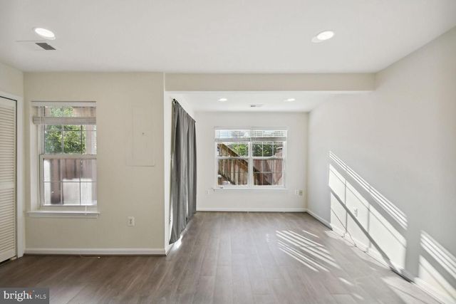 211 GOLDEN LARCH TER NE, Leesburg, VA 20176