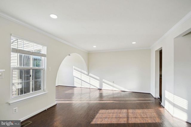 211 GOLDEN LARCH TER NE, Leesburg, VA 20176
