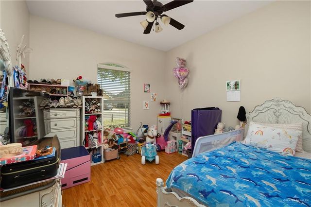 609 S Excalibur Street, Edinburg, TX 78539