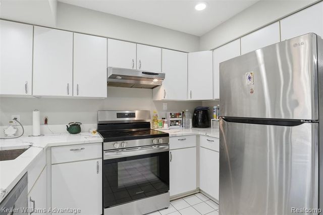 5271 Wright Way, West Bloomfield, MI 48322
