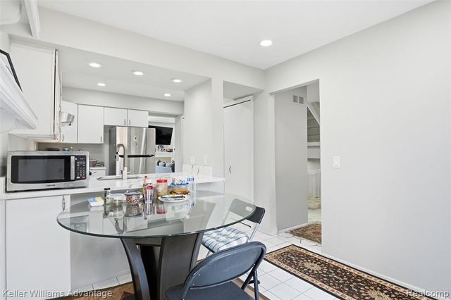 5271 Wright Way, West Bloomfield, MI 48322