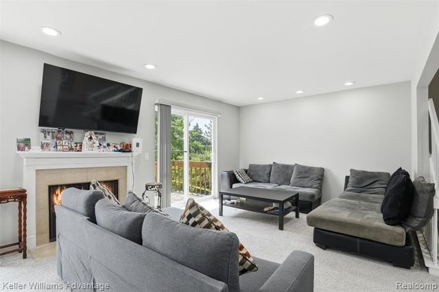 5271 Wright Way, West Bloomfield, MI 48322