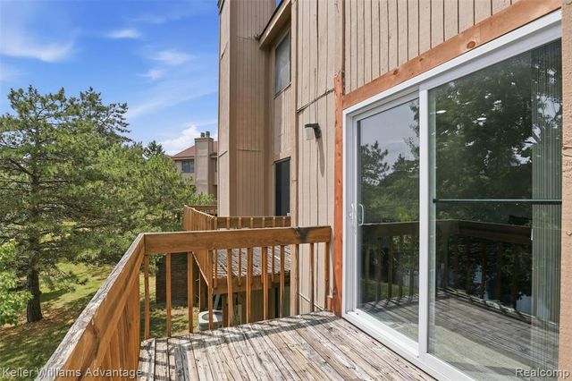 5271 Wright Way, West Bloomfield, MI 48322