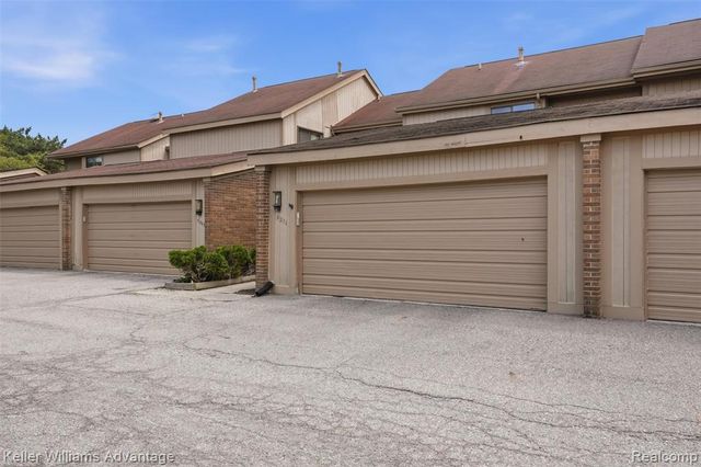 5271 Wright Way, West Bloomfield, MI 48322