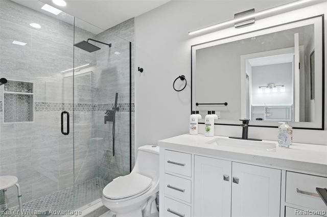 5271 Wright Way, West Bloomfield, MI 48322