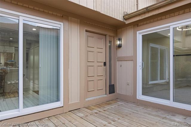 5271 Wright Way, West Bloomfield, MI 48322