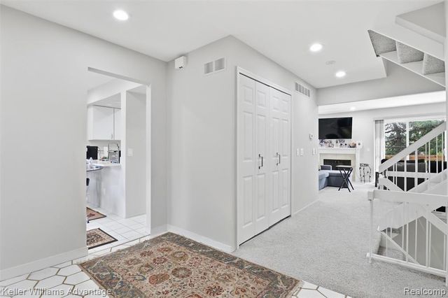 5271 Wright Way, West Bloomfield, MI 48322