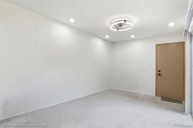 5271 Wright Way, West Bloomfield, MI 48322