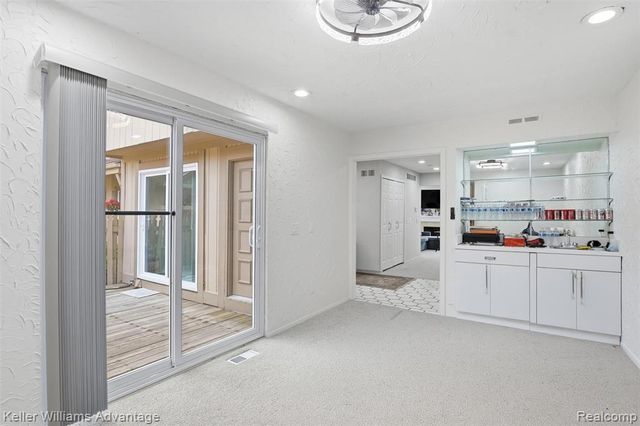 5271 Wright Way, West Bloomfield, MI 48322