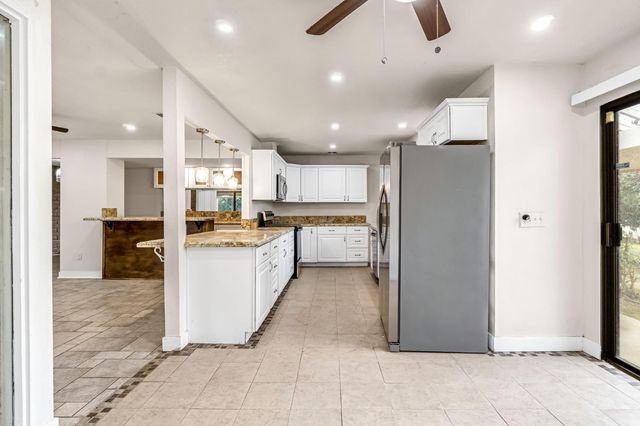 14721 E Tulare Avenue, Sanger, CA 93657