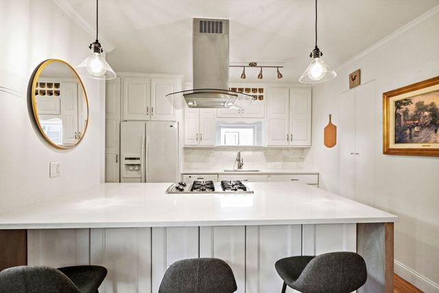 34 Everett Ave 1, Somerville, MA 02145