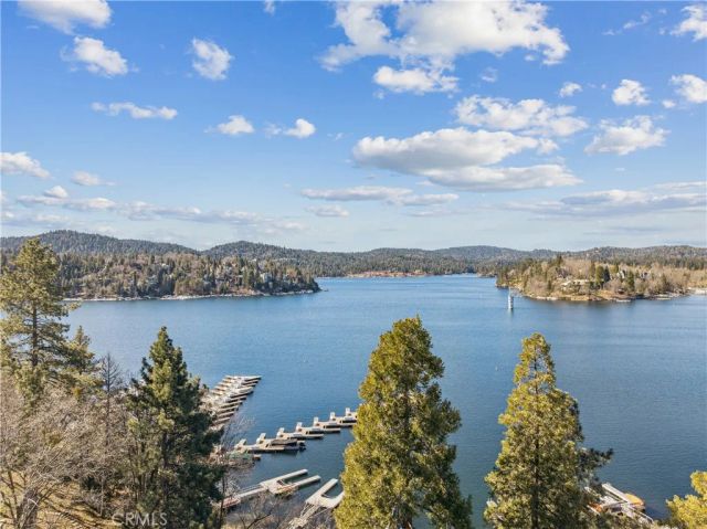 28994 North Shore, Lake Arrowhead, CA 92352
