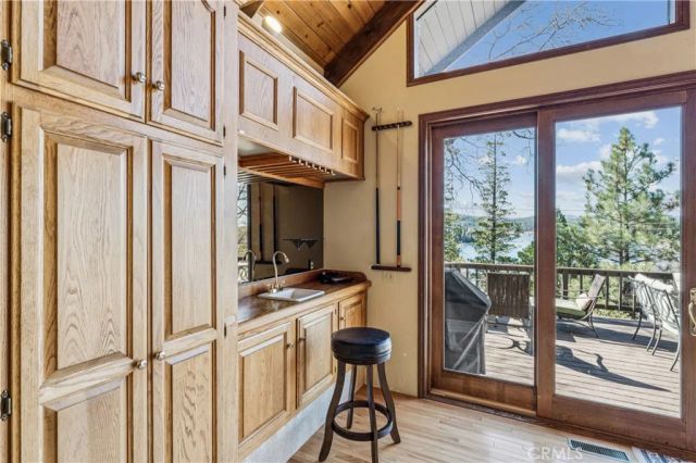 28994 North Shore, Lake Arrowhead, CA 92352