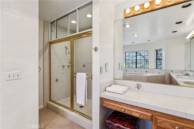 28994 North Shore, Lake Arrowhead, CA 92352