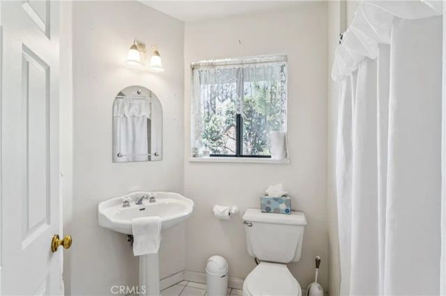 28994 North Shore, Lake Arrowhead, CA 92352