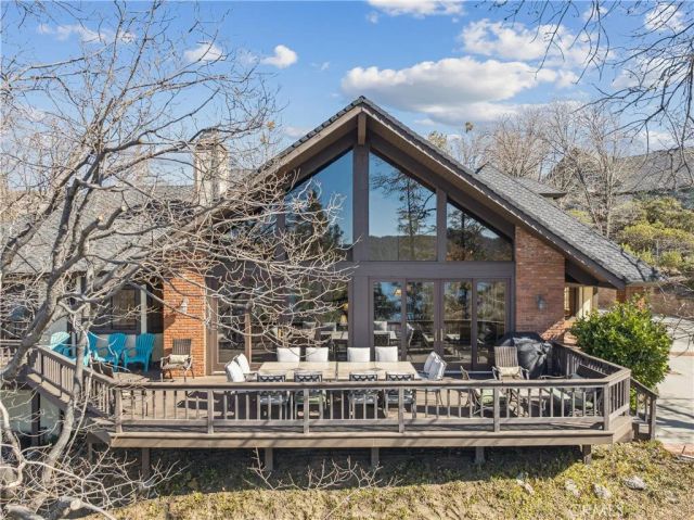 28994 North Shore, Lake Arrowhead, CA 92352