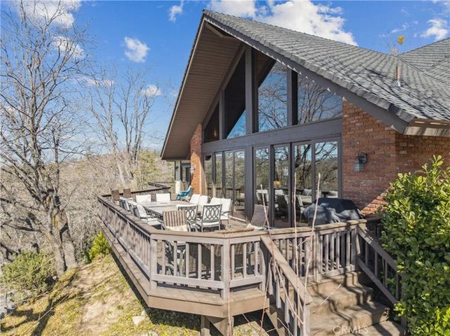 28994 North Shore, Lake Arrowhead, CA 92352