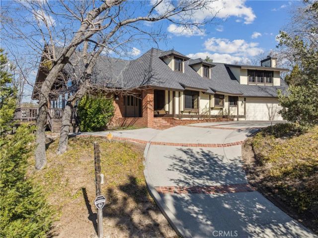 28994 North Shore, Lake Arrowhead, CA 92352