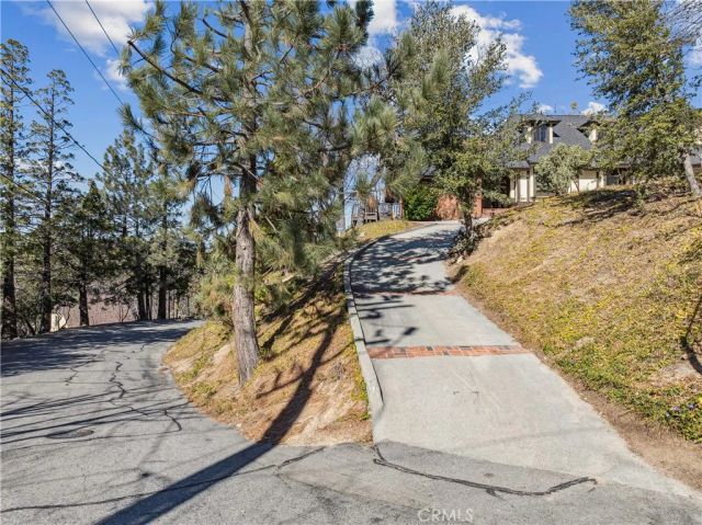 28994 North Shore, Lake Arrowhead, CA 92352