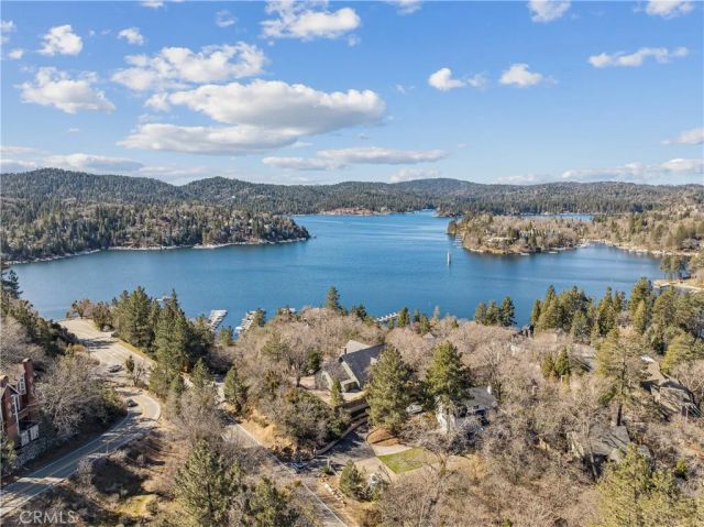28994 North Shore, Lake Arrowhead, CA 92352