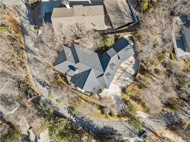 28994 North Shore, Lake Arrowhead, CA 92352