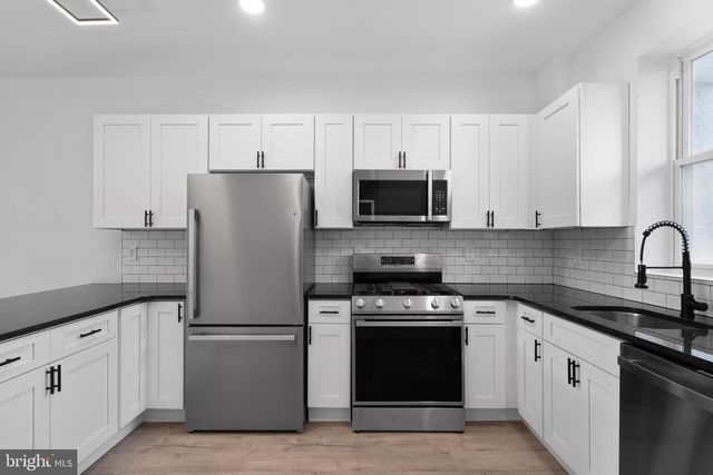 3943 DELL ST, Philadelphia, PA 19140