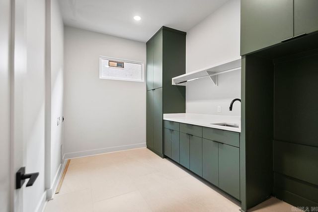 225 Abington Circle, Little Rock, AR 72223