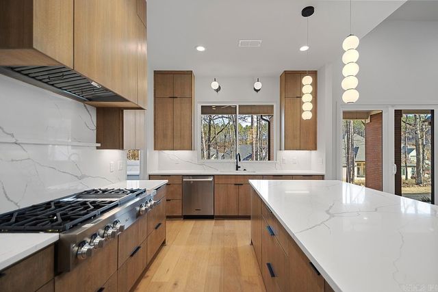 225 Abington Circle, Little Rock, AR 72223