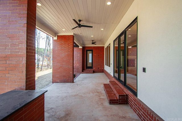 225 Abington Circle, Little Rock, AR 72223