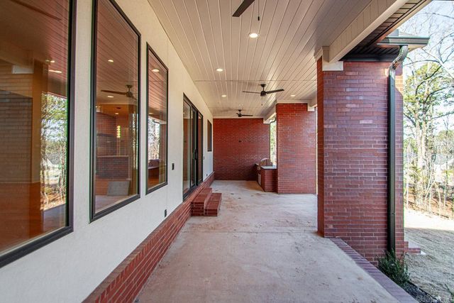 225 Abington Circle, Little Rock, AR 72223