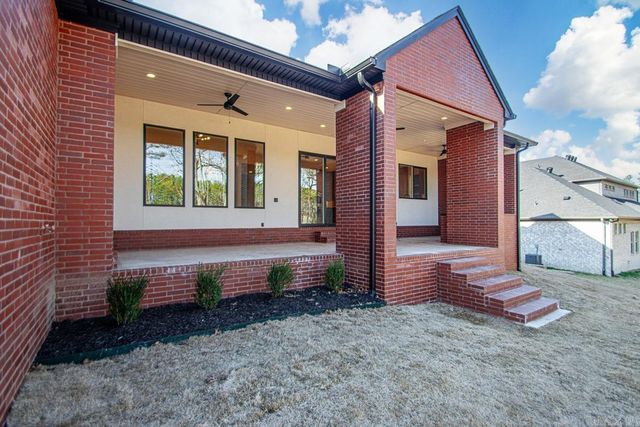 225 Abington Circle, Little Rock, AR 72223